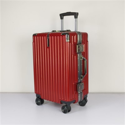 هل يمكنني العثور على أمتعة من الألومنيوم ذات مقصورات متعددة؟